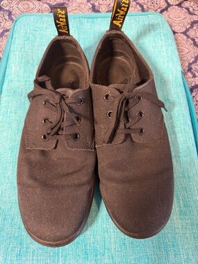 Dr. Martens Santanita Lace-Up women’s 7 Casual Shoes